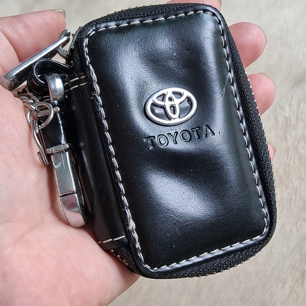 Toyota Key Chain/ Little Pouch - Picture 8 of 11